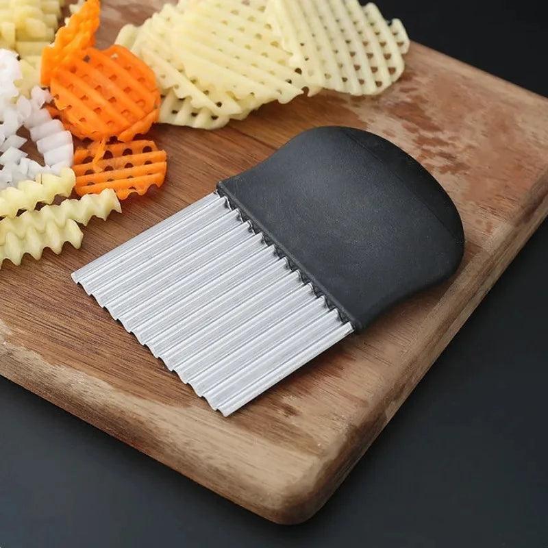 Stainless Steel Crinkle Cutter – Create Perfect Wavy Cuts for Snacks! - Alyando